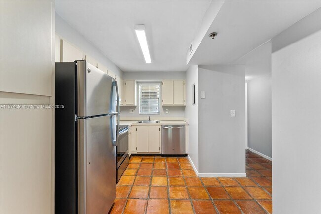 Building Photo - 3150 W Rolling Hills Cir