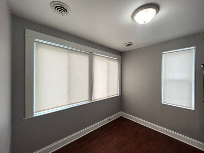 Building Photo - 305 Herkimer St