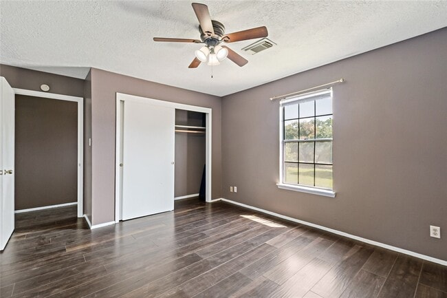 Building Photo - 11610 Hillcroft Ave