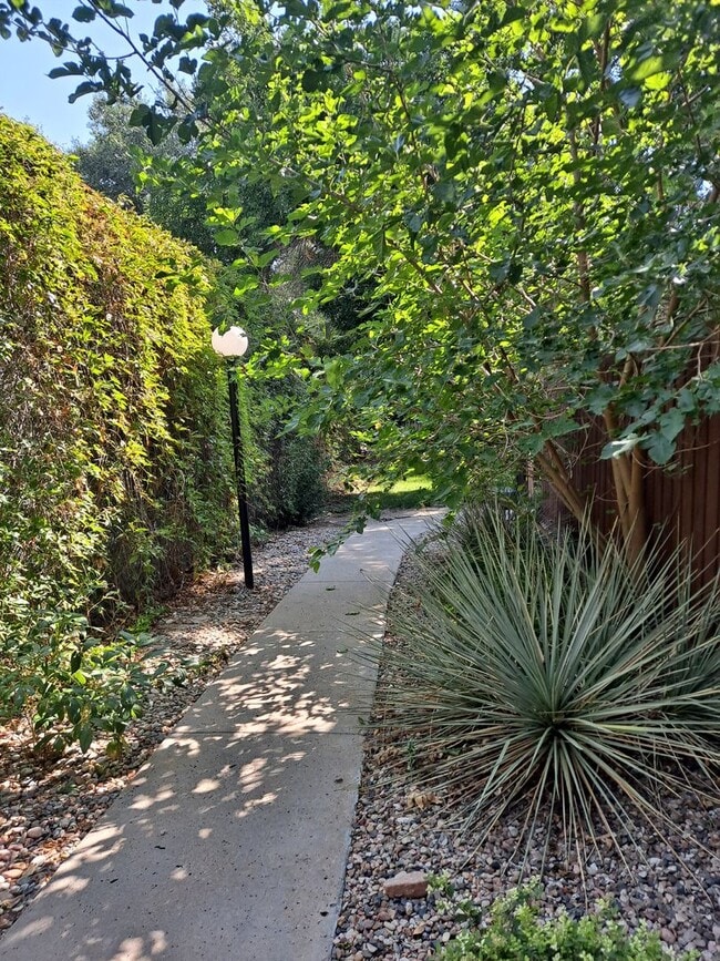 Building Photo - ALL PROSPECTIVE TENANTS MUST SUBMIT A $58 NON-REFUNDABLE APPLICATION FEE PER APPLICANT ONLINE AND...