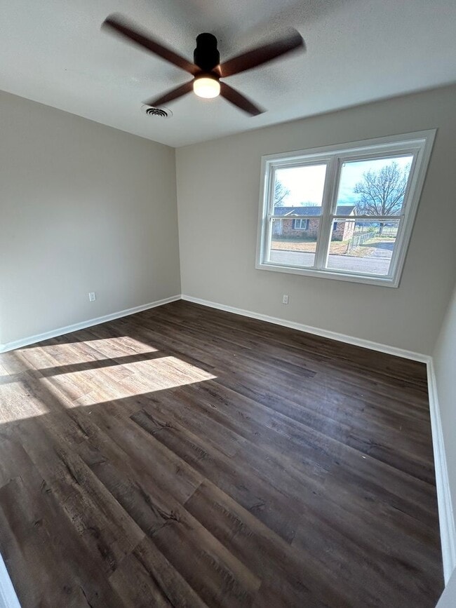 Building Photo - 115 Tisdale St