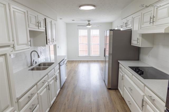 Building Photo - 2116 Teakwood Ln