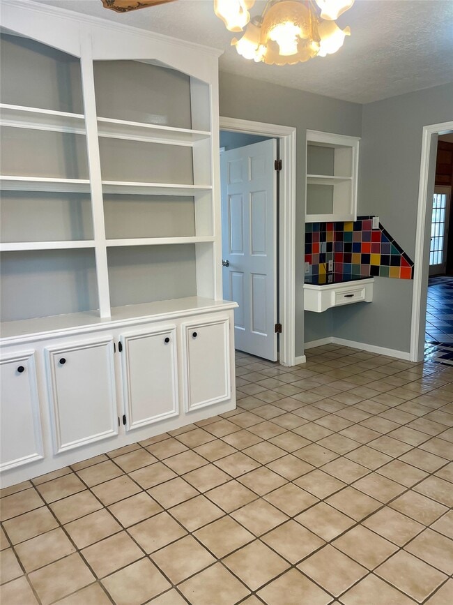 Building Photo - 21122 Harvest Hill Ln