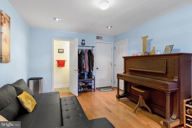 Building Photo - 2683 Edgemont St