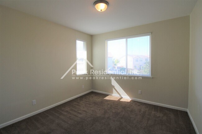 Building Photo - Wonderful Elk Grove 4bd/3ba Home with 2 Car Garage & Loft Area