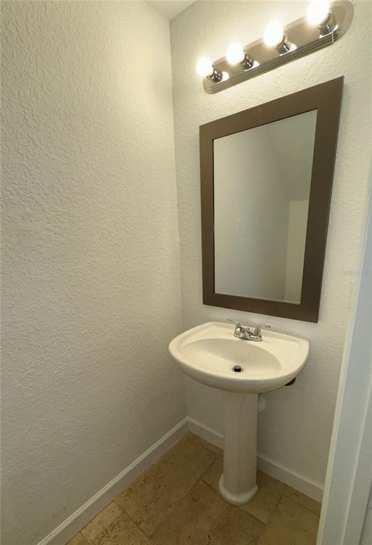 Building Photo - 6360 Ranelagh Dr