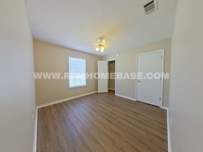 Building Photo - Charming & Updated 3BR/2BA plus Flex Room with Massive Privacy-Fenced Backyard