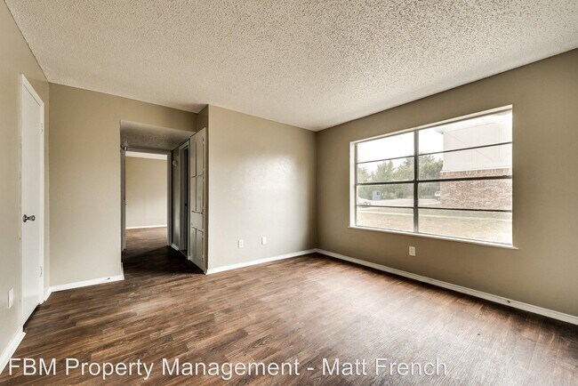 Building Photo - 1001 NE 3rd St