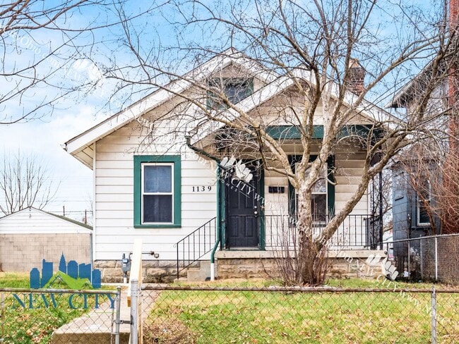 Building Photo - Newly Remodeled Three Bedroom House in Mil...