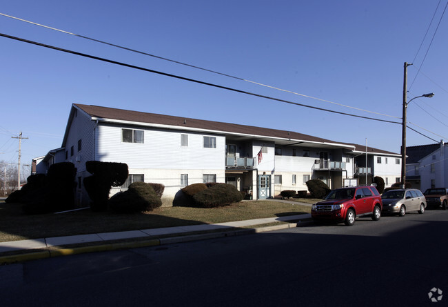 Primary Photo - Topton Garden Apartments