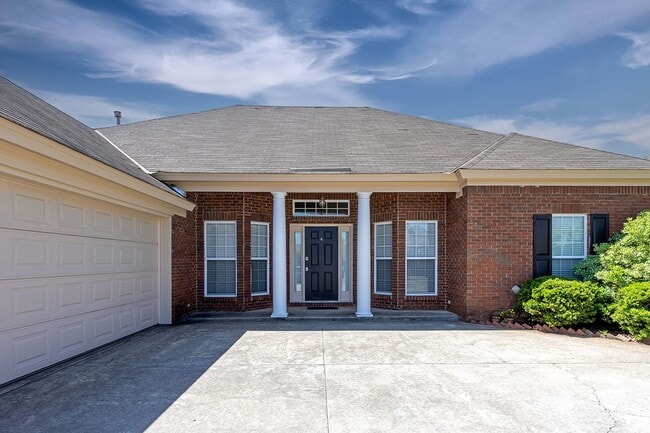 Building Photo - Home for rent in Hghland Ridge