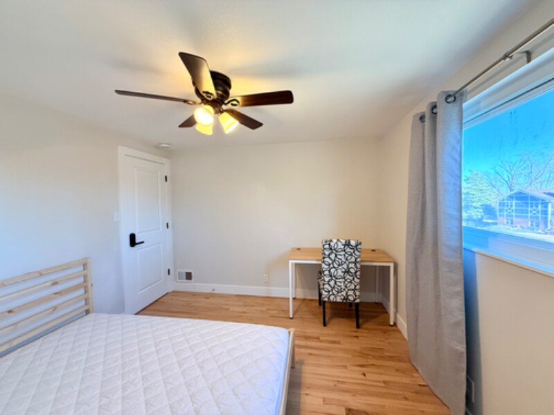 Building Photo - 9989 Dodge Dr