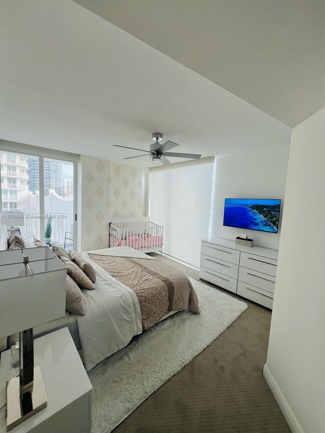 Building Photo - 1745 E Hallandale Beach Blvd