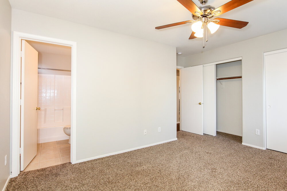 Building Photo - 11717 W Poinsettia Dr