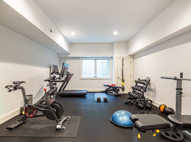 Building Photo - 72 Talmage Farm Ln