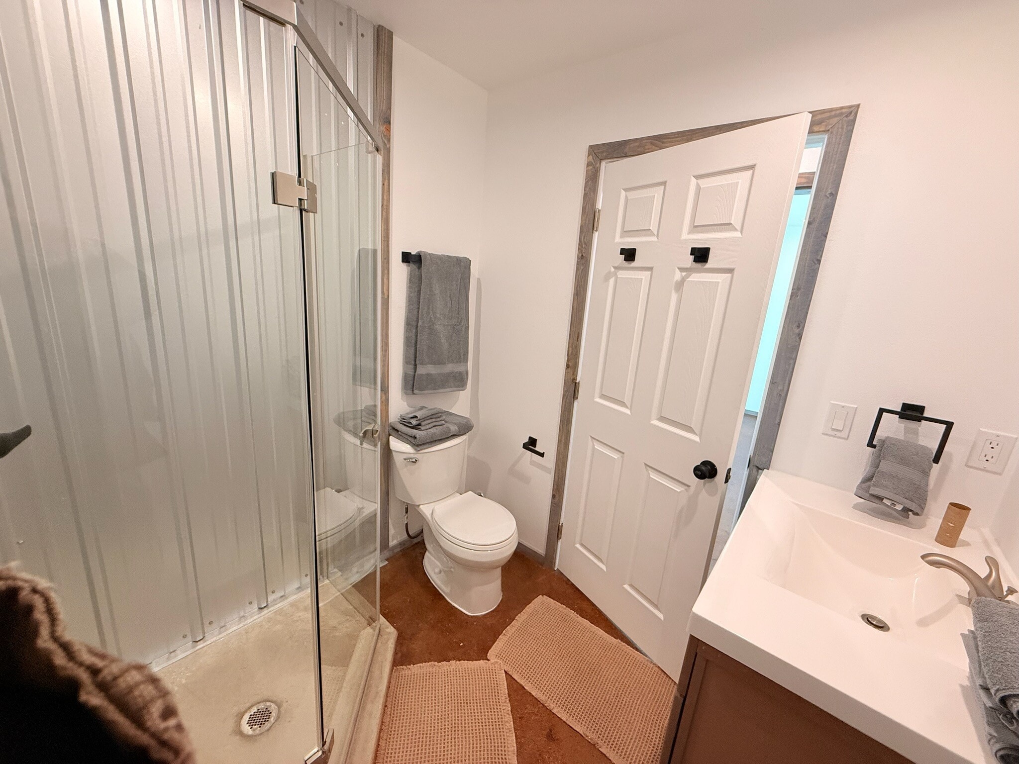 Bathroom 1 (first floor) - 2567 Old Mission Rd