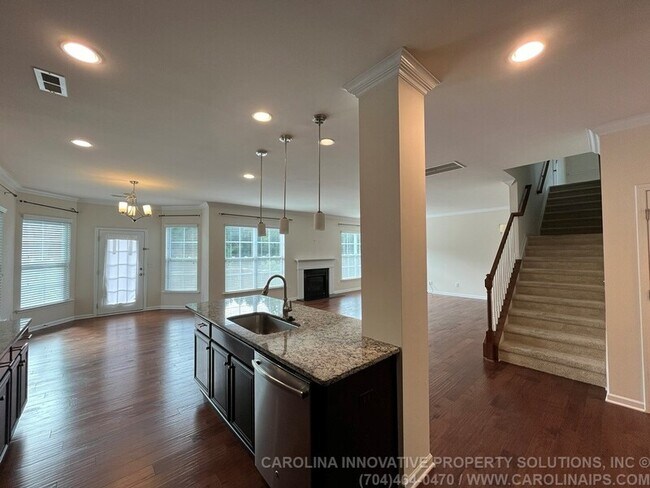 Building Photo - 385 Hawks Creek Pkwy