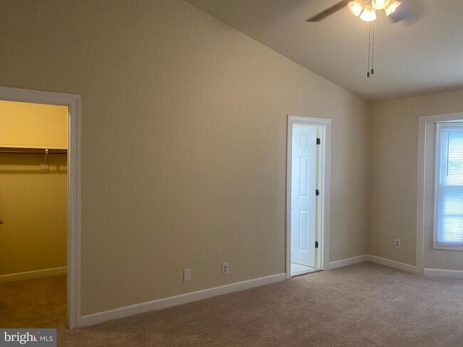 Building Photo - 5713 Wood Creek Ln