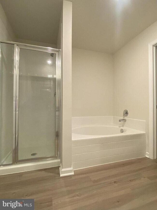 Building Photo - 94 Paddington St