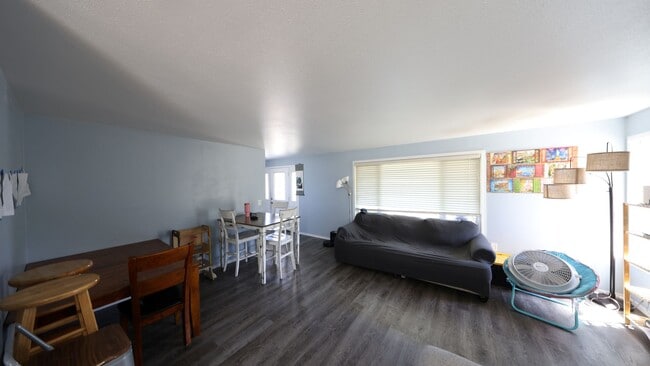 Building Photo - 3 Bed 2.5 Bath - Groups - Pet Friendly - Large Yard - NAS Whidbey
