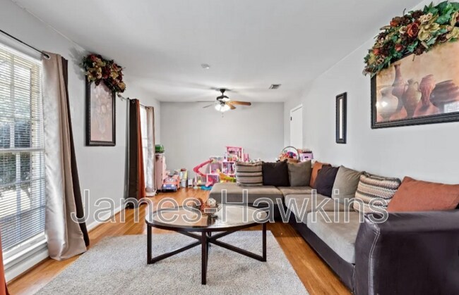 Building Photo - 1152 Woodbridge Dr