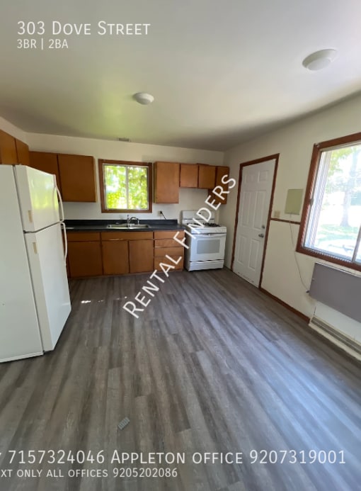 Primary Photo - 303 Dove St