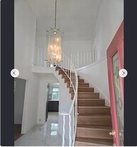 Building Photo - 739 San Martin Pl