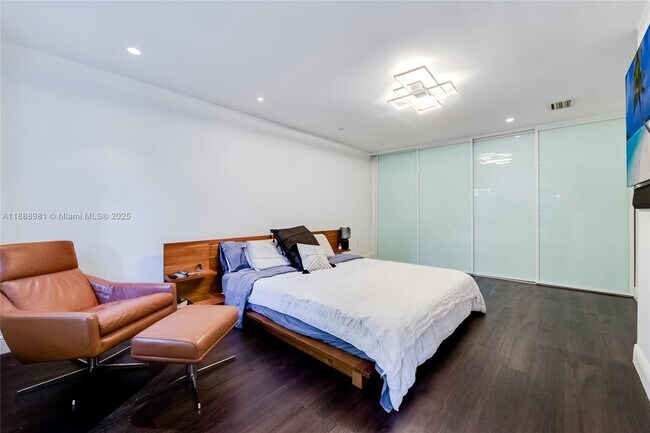 Building Photo - 3940 Loquat Ave