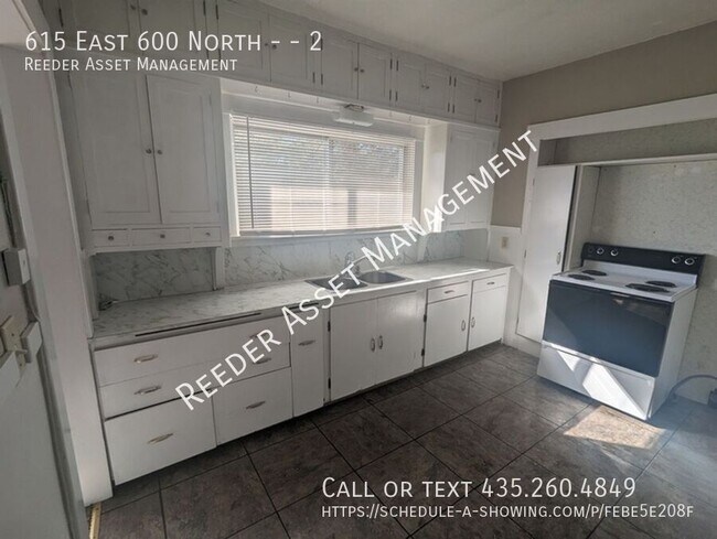 Building Photo - 615 E 600 N