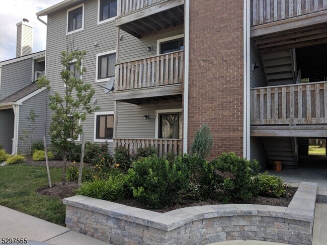 Building Photo - 4805 Ravens Crest Dr