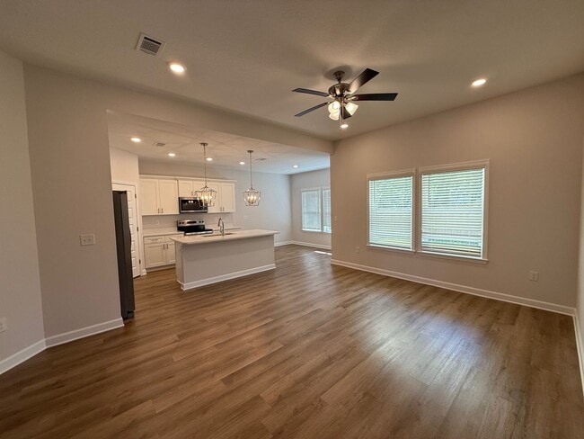 Building Photo - Brand New 3/2 home with fenced yard