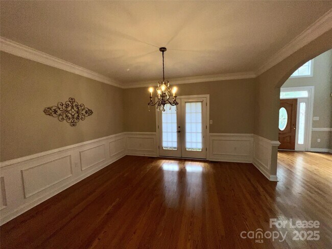 Building Photo - 4432 Shannamara Dr