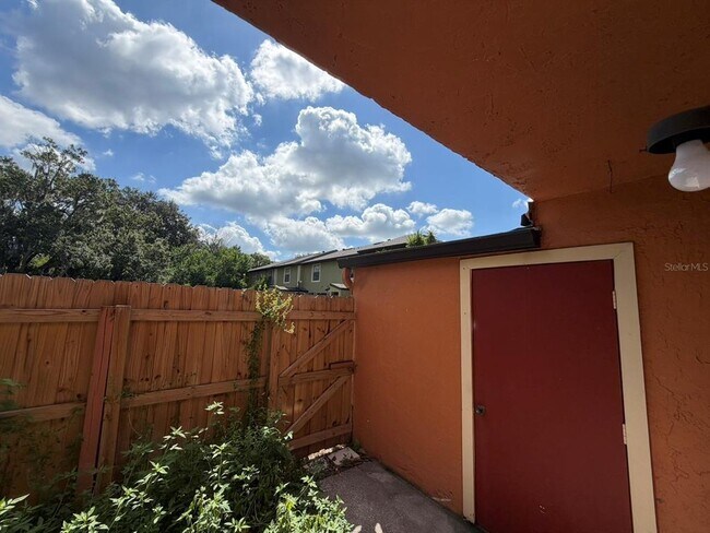 Building Photo - 3367 Riverview Way