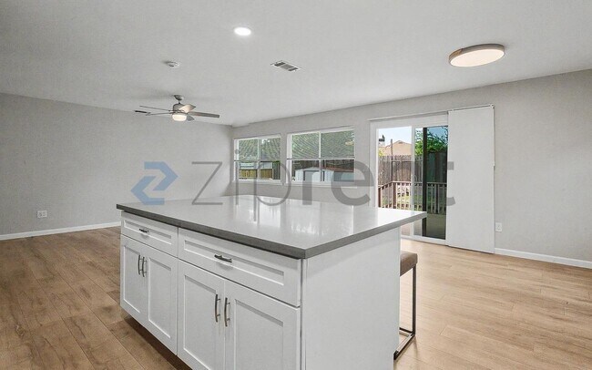 Building Photo - 2307 N Cirby Way