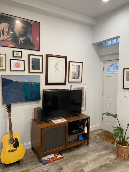 Building Photo - 3838 Baring St