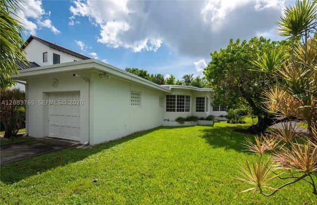 Building Photo - 85 S Hibiscus Dr
