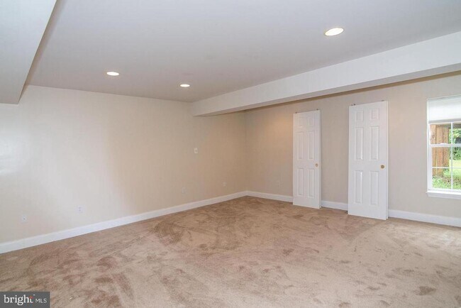 Building Photo - 3018 Desert Palm Ct