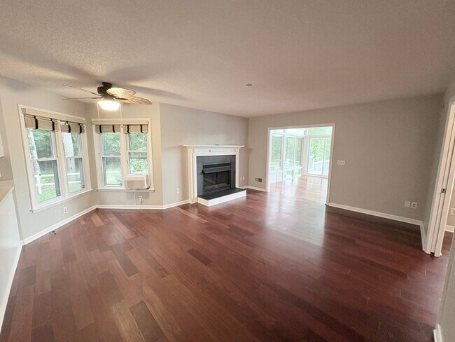 Building Photo - 311 Derrick Ln