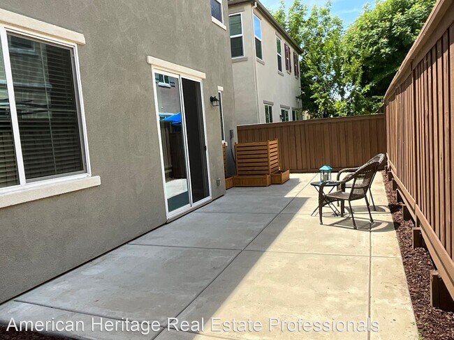 Building Photo - 4 br, 3 bath House - 254 Barnhill Dr