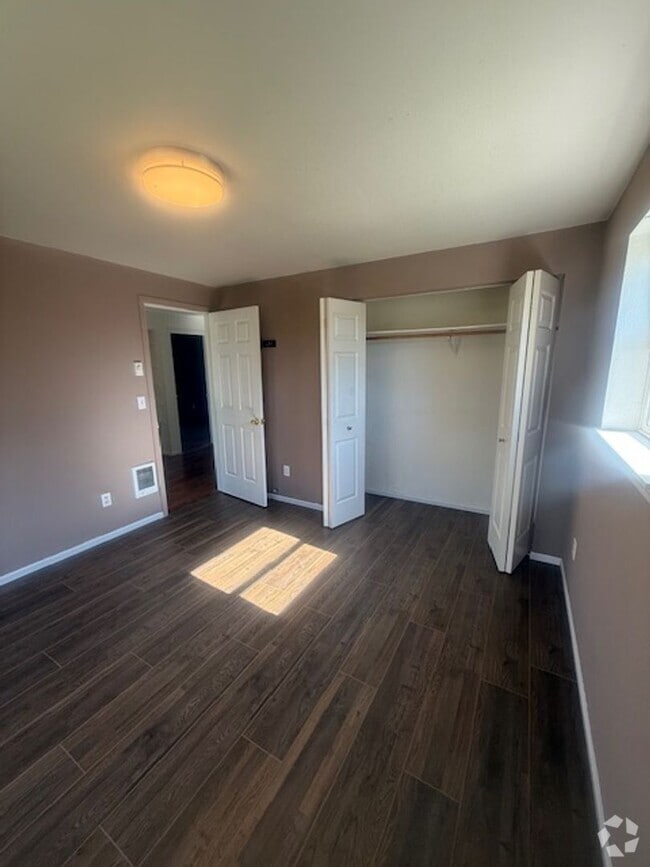 Building Photo - Beautiful West Eugene Home