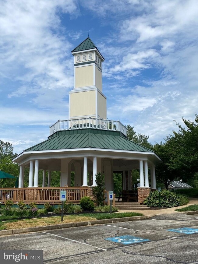 Building Photo - 310 Canterbury Rd