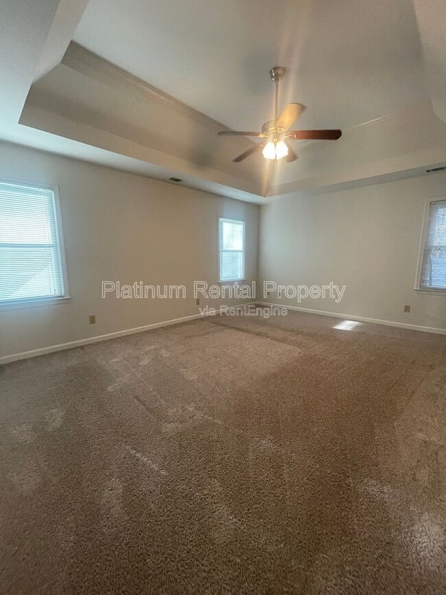 Building Photo - 940 Club Chase Ct