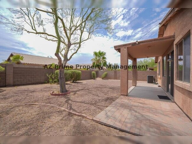 Building Photo - 17633 W Wind Song Ave