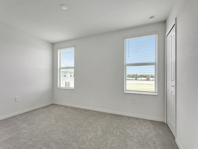 Building Photo - Brand-New 3BR/2.5BA Townhouse for Rent in Lakewood Ranch — $2,300/Month, Internet & Lawn Care Inc...