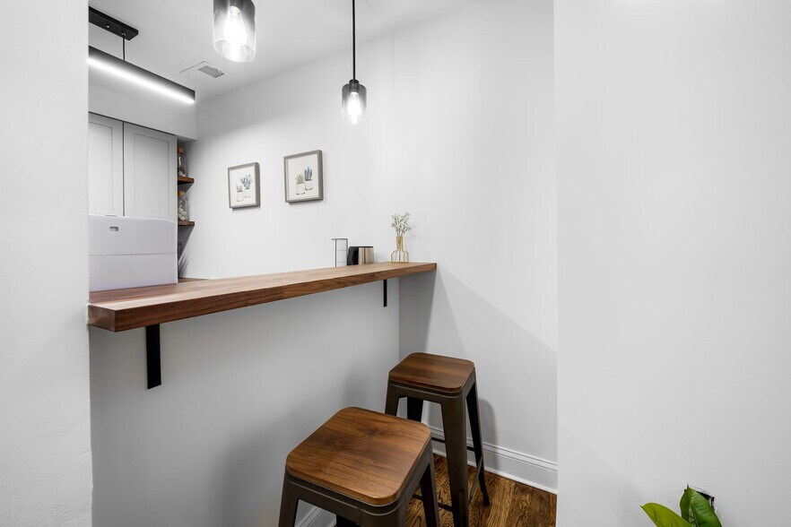 Building Photo - 21 Andrew Pl