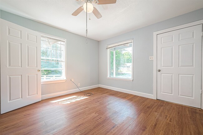 Building Photo - 4810 Carmen St