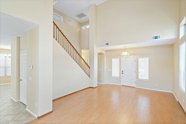 Building Photo - 6349 W Desert Hollow Dr