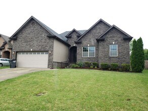 Building Photo - Beautiful Ranch in Fields of Northmeade! M...