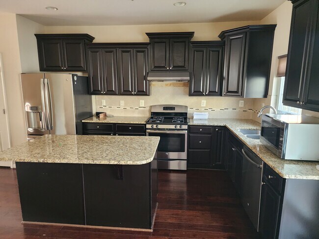 Kitchen - 7013 Southmoor St