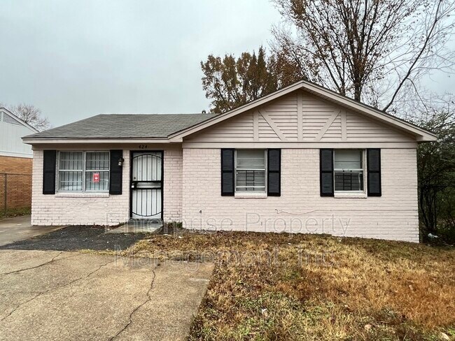 Building Photo - 424 Deerskin Dr